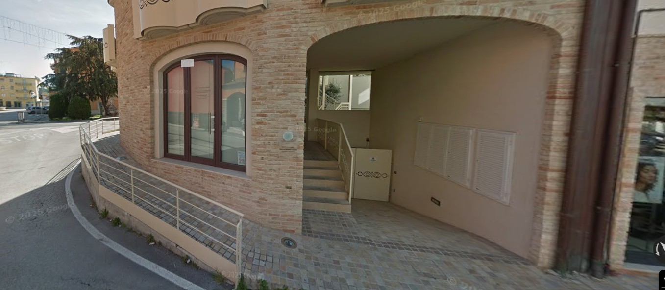 Ingresso dello studio podologico di Villa Musone di Loreto